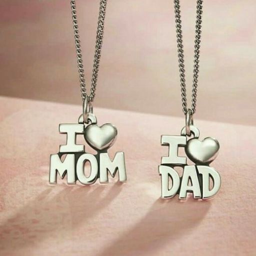 two necklaces that say i love mom and i love dad