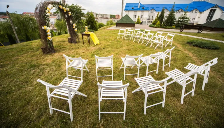 How to Choose the Best Chair Rentals for Your Atlanta Wedding